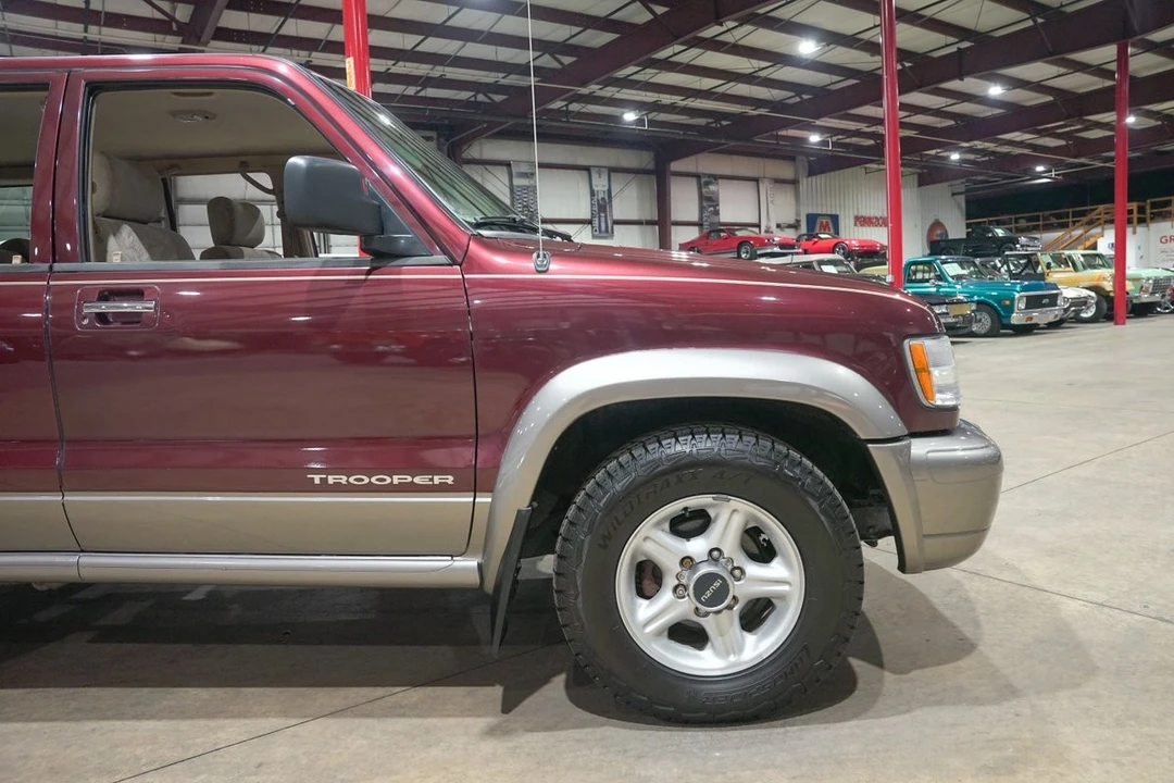 2001 Isuzu Trooper - Image 11 of 31