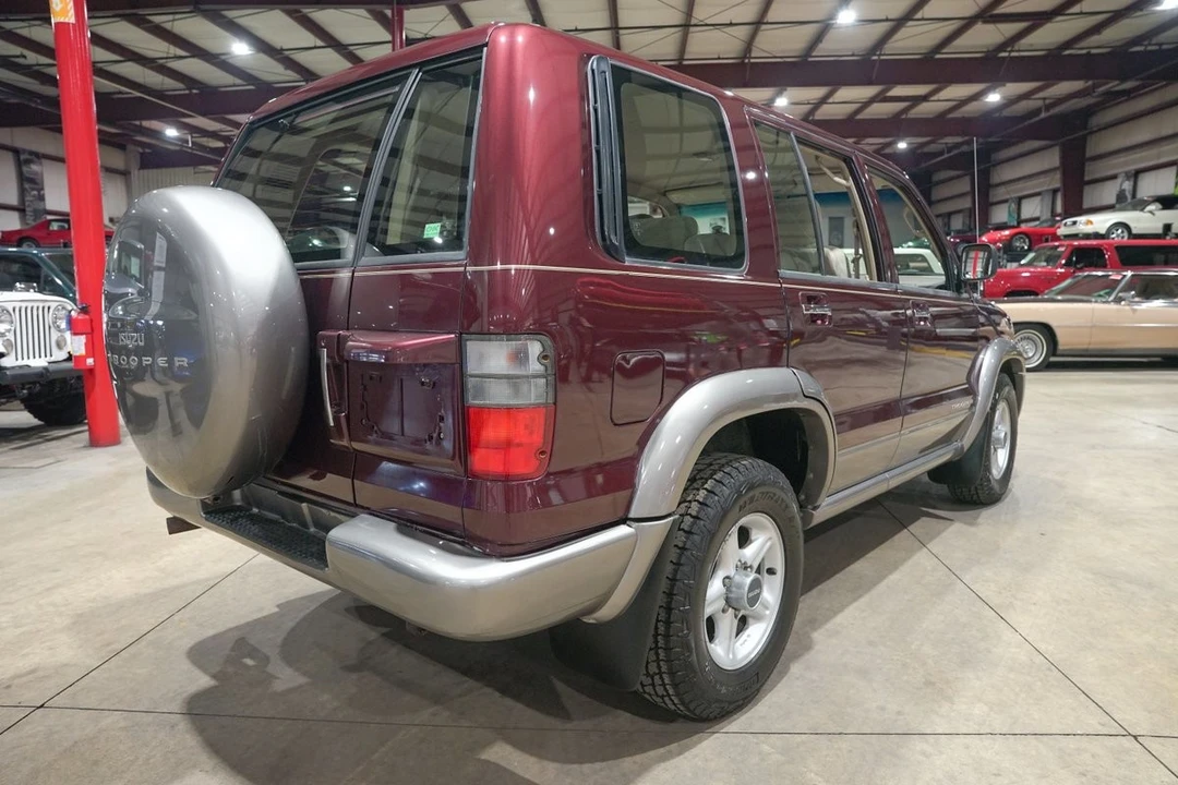 2001 Isuzu Trooper - Image 8 of 31