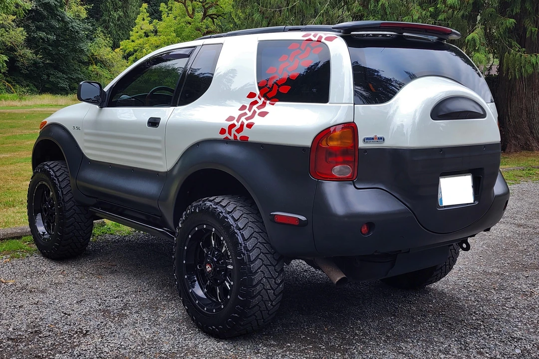 2001 Isuzu VehiCROSS - Image 4 of 31