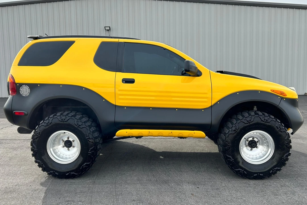 2001 Isuzu VehiCROSS - Image 3 of 31