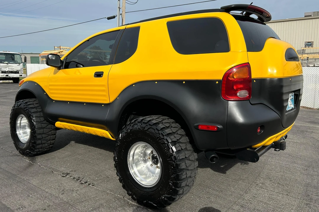 2001 Isuzu VehiCROSS - Image 4 of 31