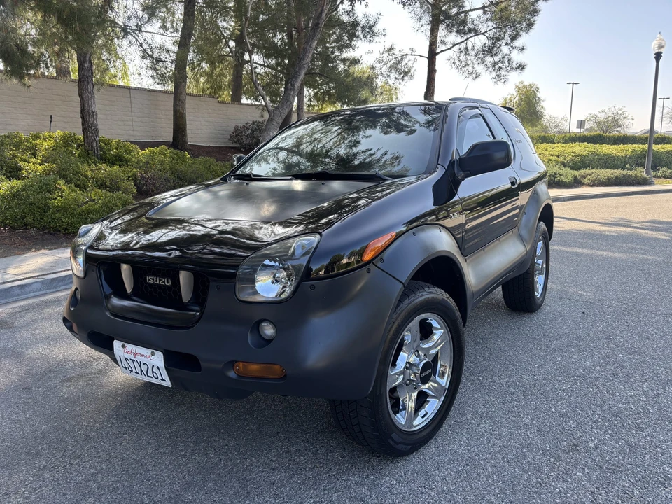 2001 Isuzu VehiCROSS - Image 2 of 31