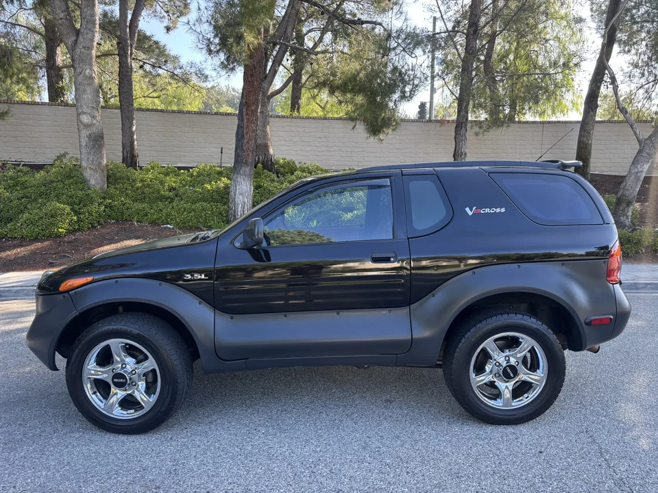 2001 Isuzu VehiCROSS - Image 3 of 31
