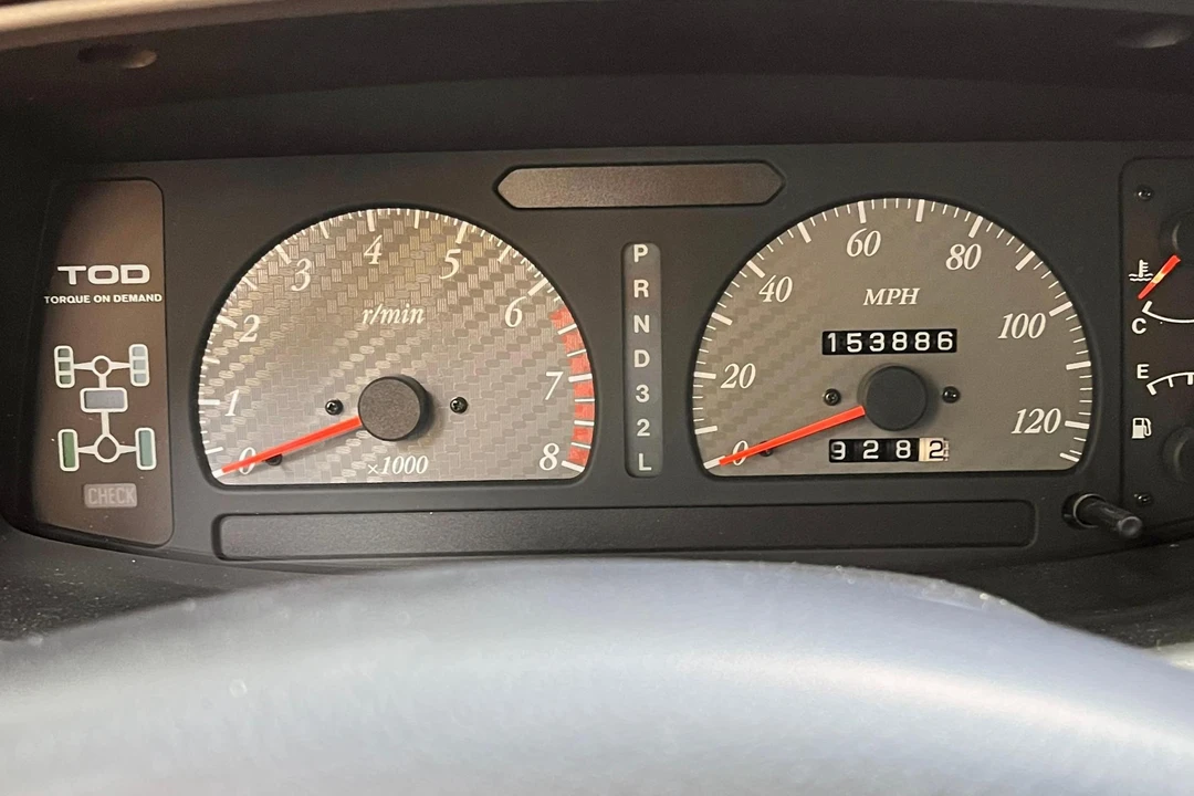 2001 Isuzu VehiCROSS - Image 24 of 31