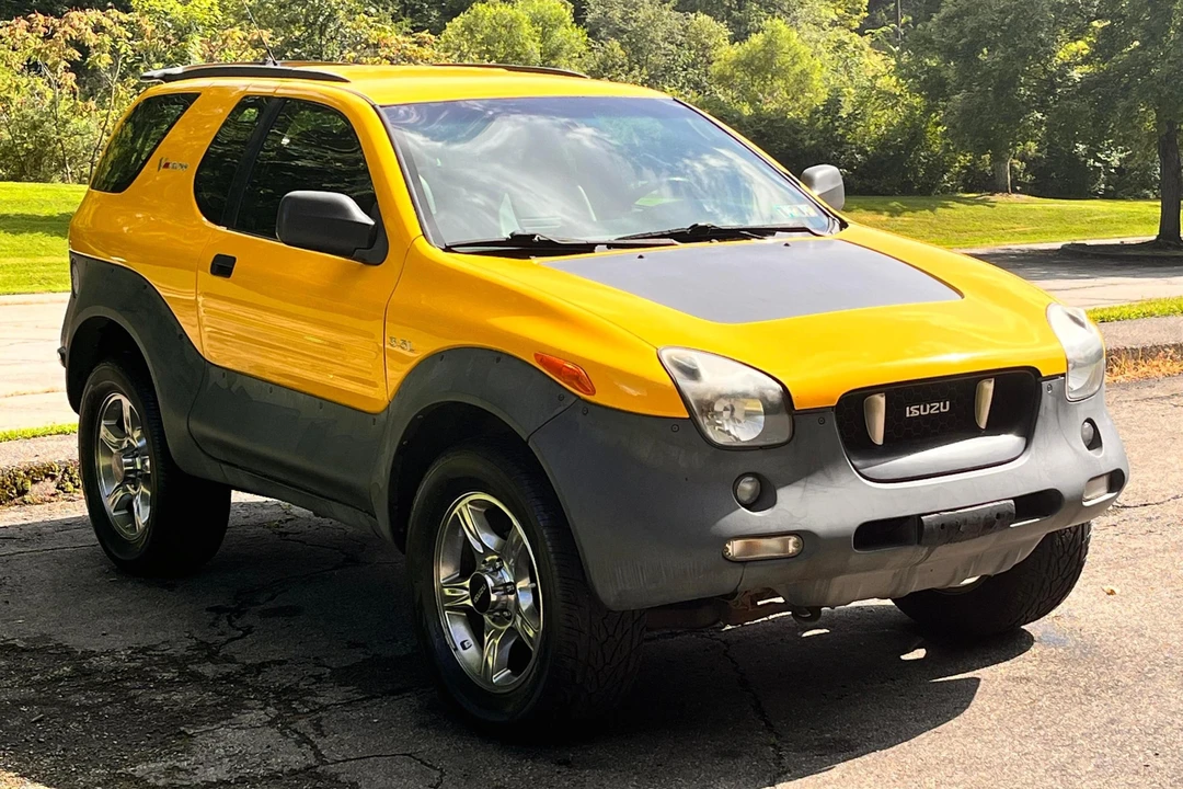 2001 Isuzu VehiCROSS - Image 2 of 31