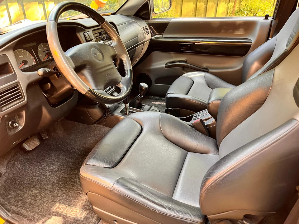 2001 Isuzu VehiCROSS - Image 29 of 31