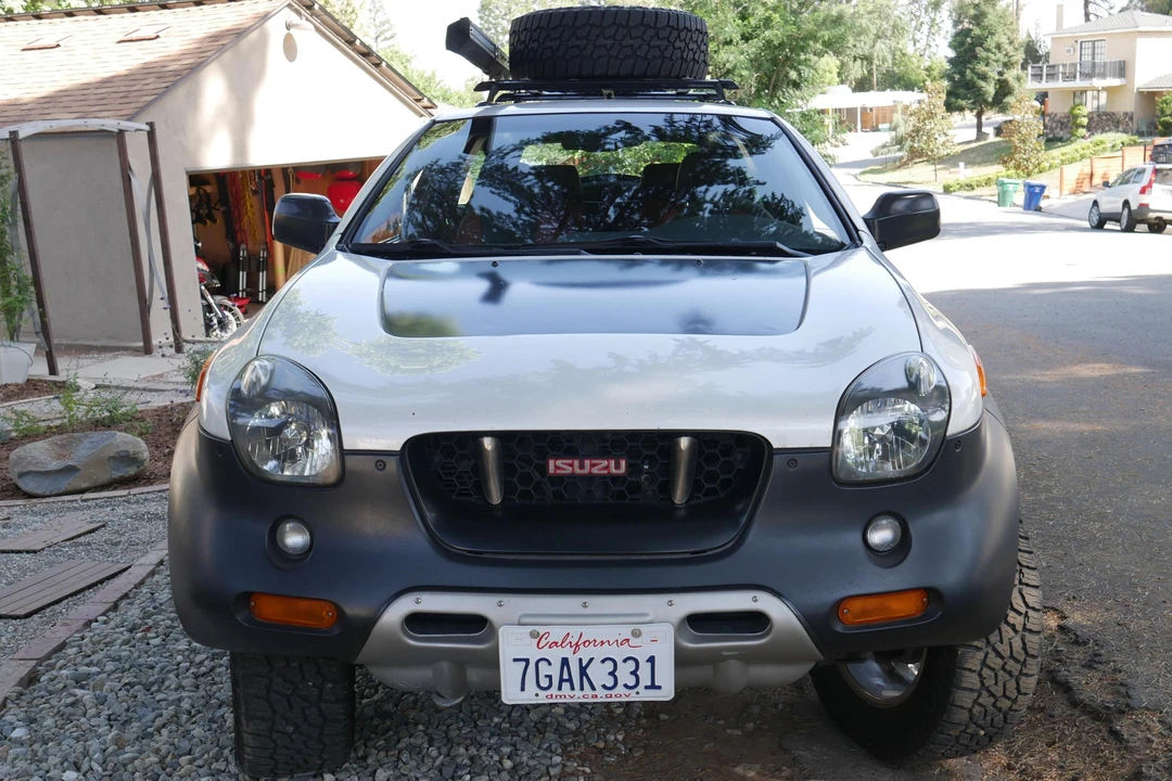 2001 Isuzu VehiCROSS - Image 2 of 23
