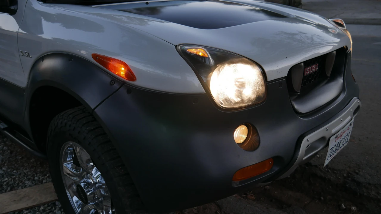2001 Isuzu VehiCROSS - Image 14 of 23