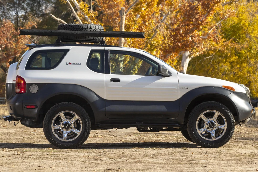 2001 Isuzu VehiCROSS - Image 3 of 23
