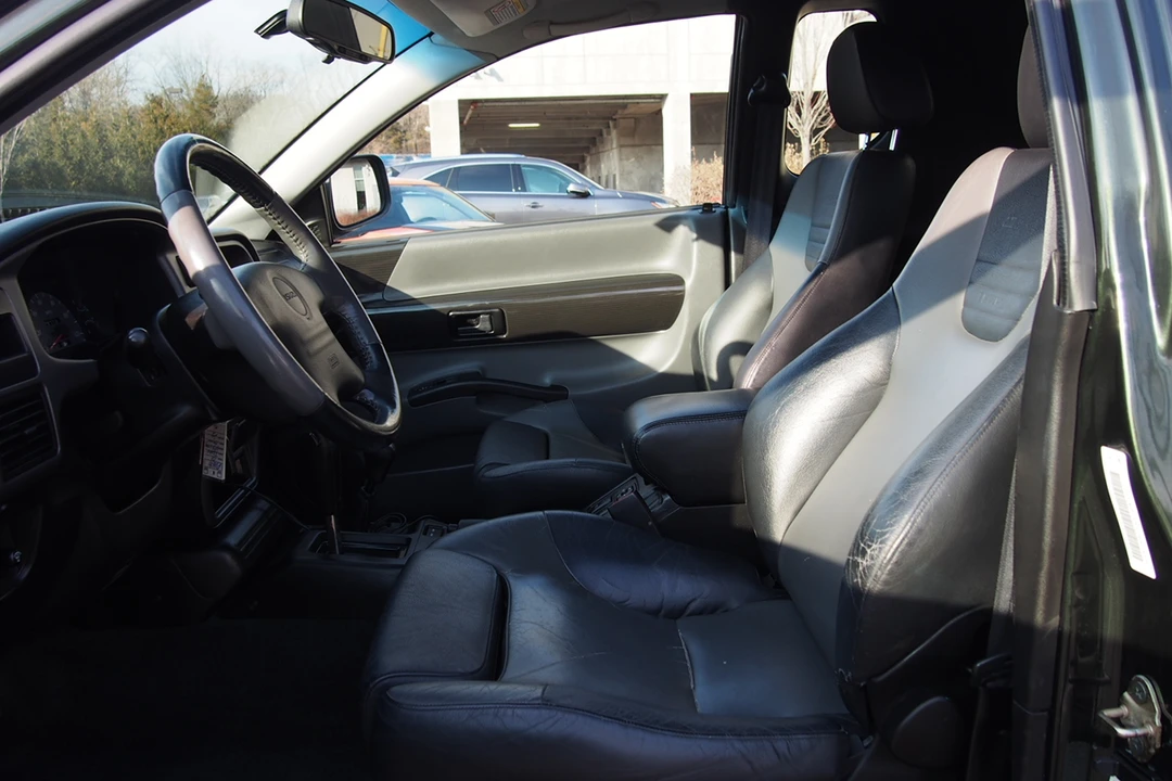 2001 Isuzu VehiCROSS - Image 30 of 31