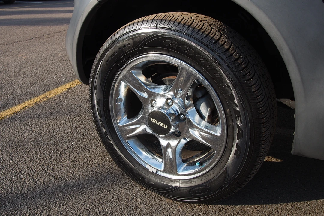 2001 Isuzu VehiCROSS - Image 20 of 31