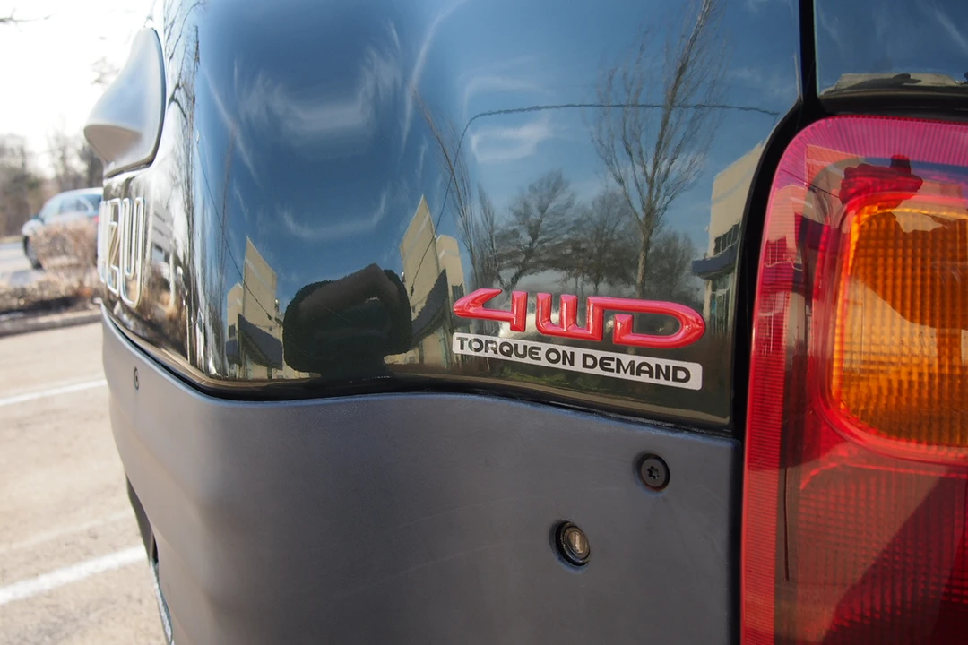 2001 Isuzu VehiCROSS - Image 19 of 31