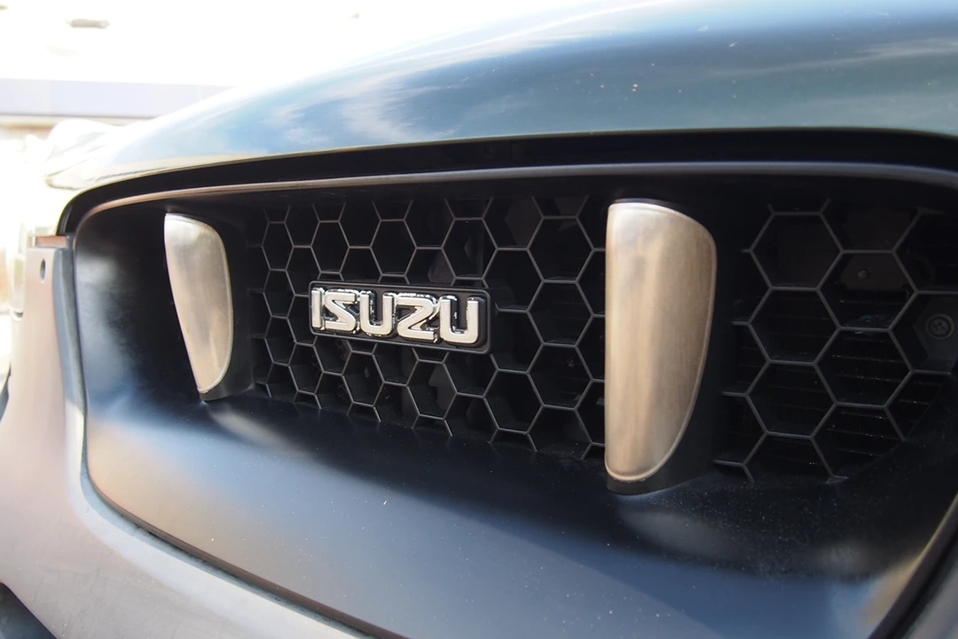 2001 Isuzu VehiCROSS - Image 13 of 31