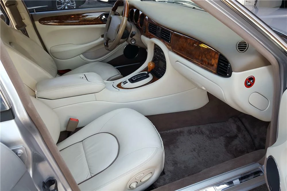 2001 Jaguar X308 XJ - Image 3 of 4