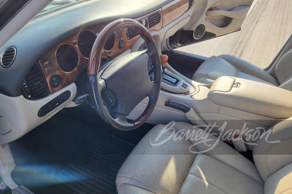 2001 Jaguar X308 XJR - Image 3 of 16