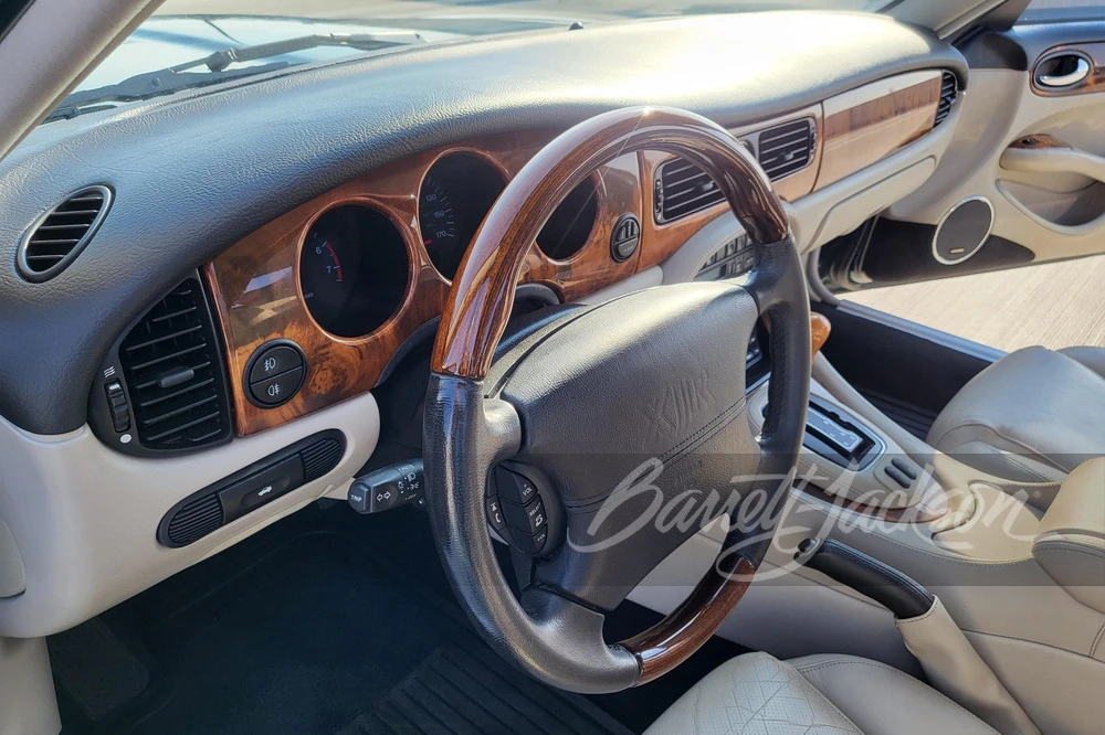 2001 Jaguar X308 XJR - Image 7 of 16