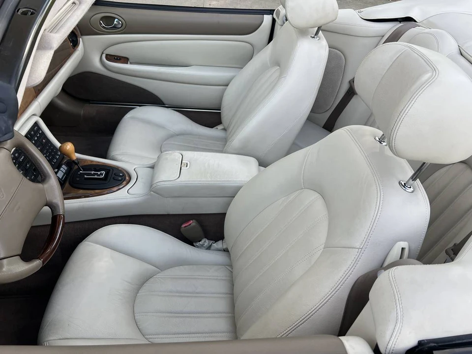 2001 Jaguar X100 XK8 - Image 11 of 18