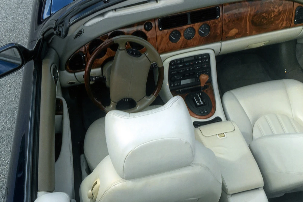 2001 Jaguar X100 XK8 - Image 3 of 5