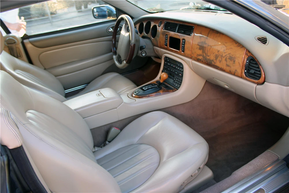 2001 Jaguar X100 XK8 - Image 3 of 4