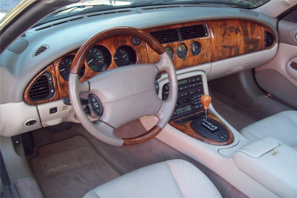 2001 Jaguar X100 XK8 - Image 3 of 5