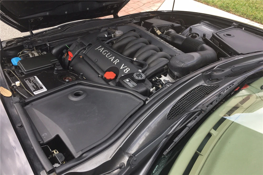 2001 Jaguar X100 XK8 - Image 3 of 5