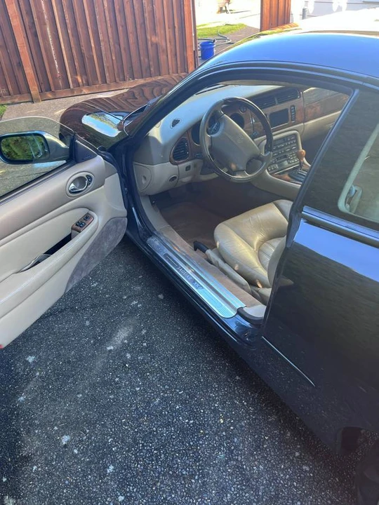 2001 Jaguar X100 XK8 - Image 4 of 23