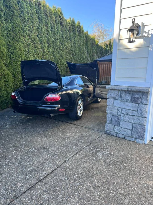 2001 Jaguar X100 XK8 - Image 8 of 23