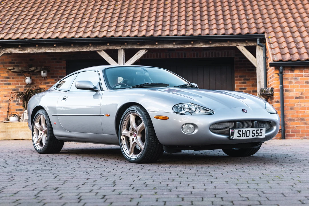 2001 Jaguar X100 XKR - Image 2 of 31