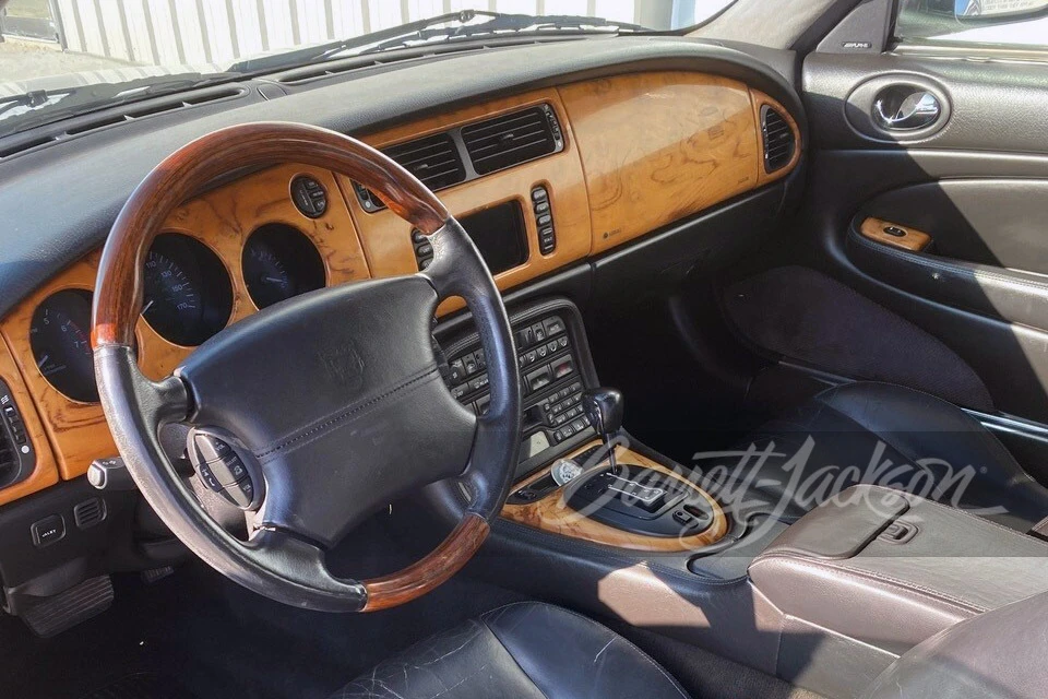 2001 Jaguar X100 XKR - Image 4 of 10