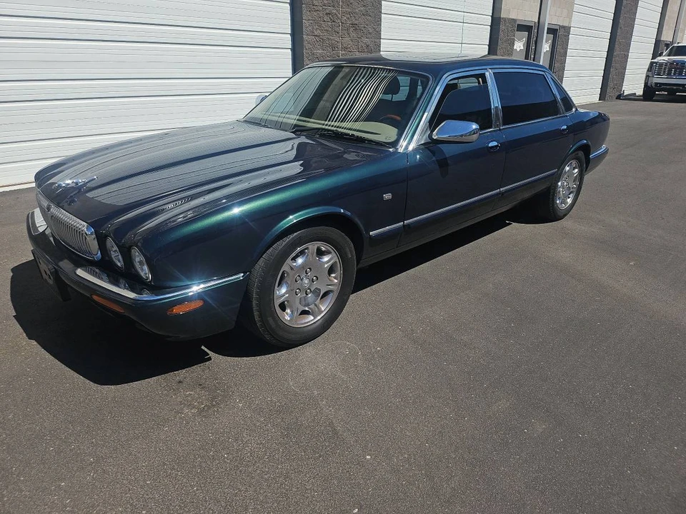 2001 Jaguar XJ - Image 3 of 10