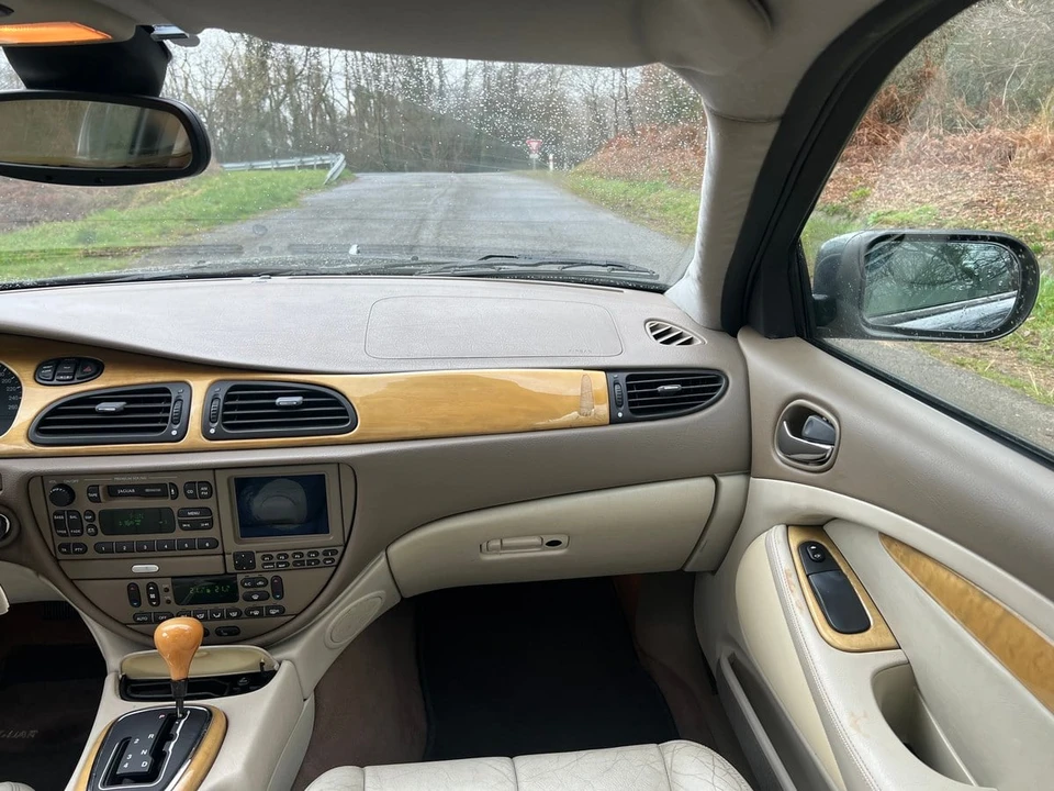 2001 Jaguar S-Type 2nd Gen - Image 7 of 30