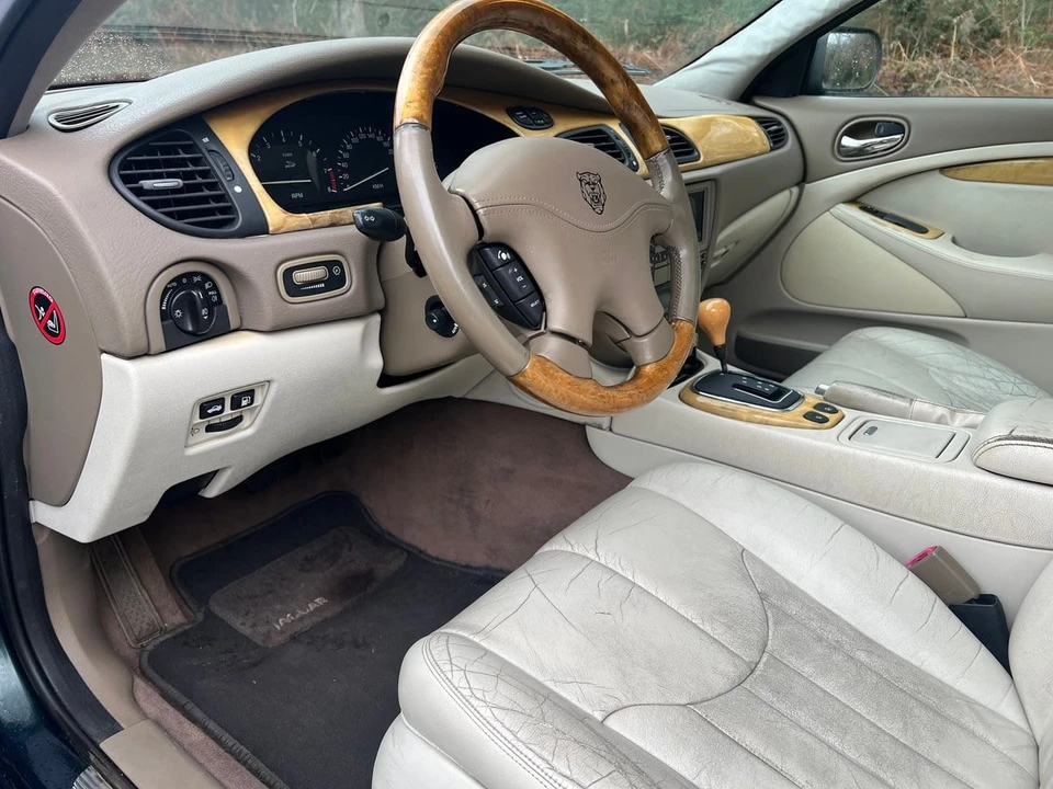 2001 Jaguar S-Type 2nd Gen - Image 9 of 30