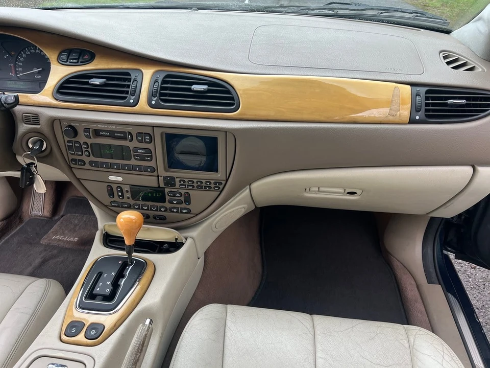 2001 Jaguar S-Type 2nd Gen - Image 19 of 30