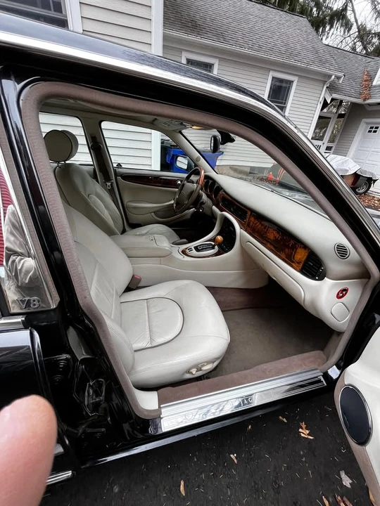 2001 Jaguar X308 XJ - Image 6 of 20