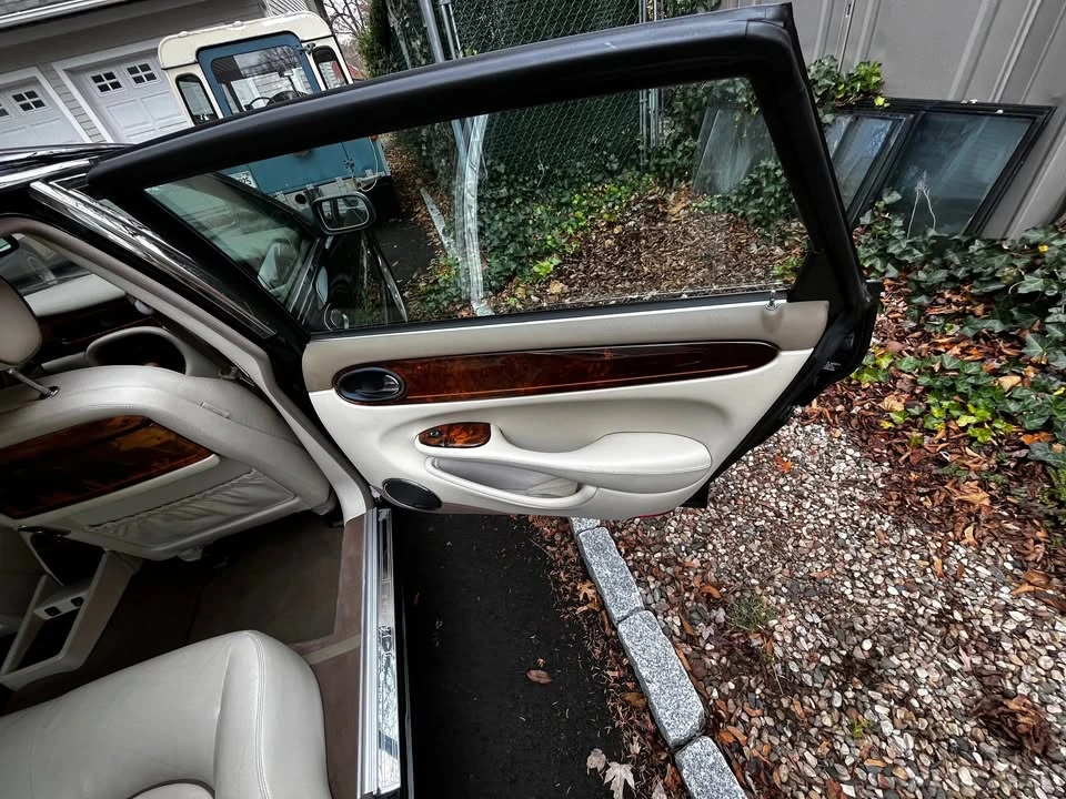 2001 Jaguar X308 XJ - Image 4 of 20