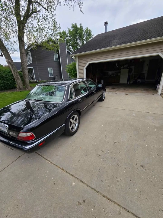 2001 Jaguar X308 XJ - Image 3 of 8