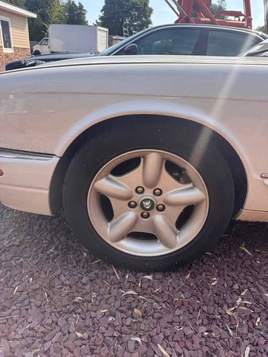 2001 Jaguar X308 XJ - Image 2 of 13