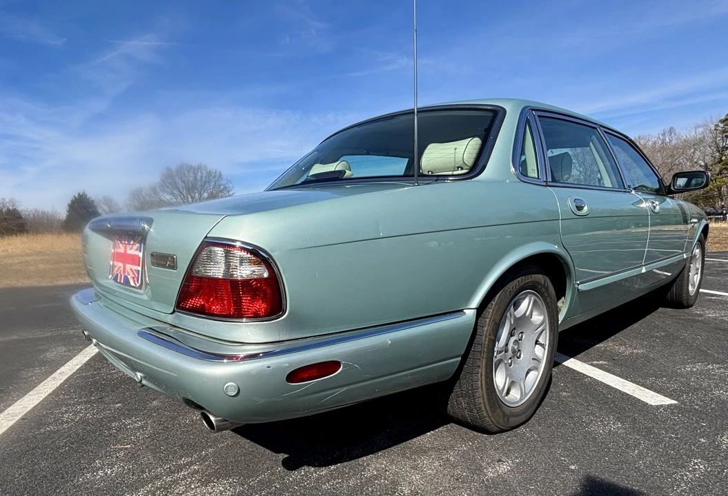 2001 Jaguar X308 XJ - Image 14 of 31