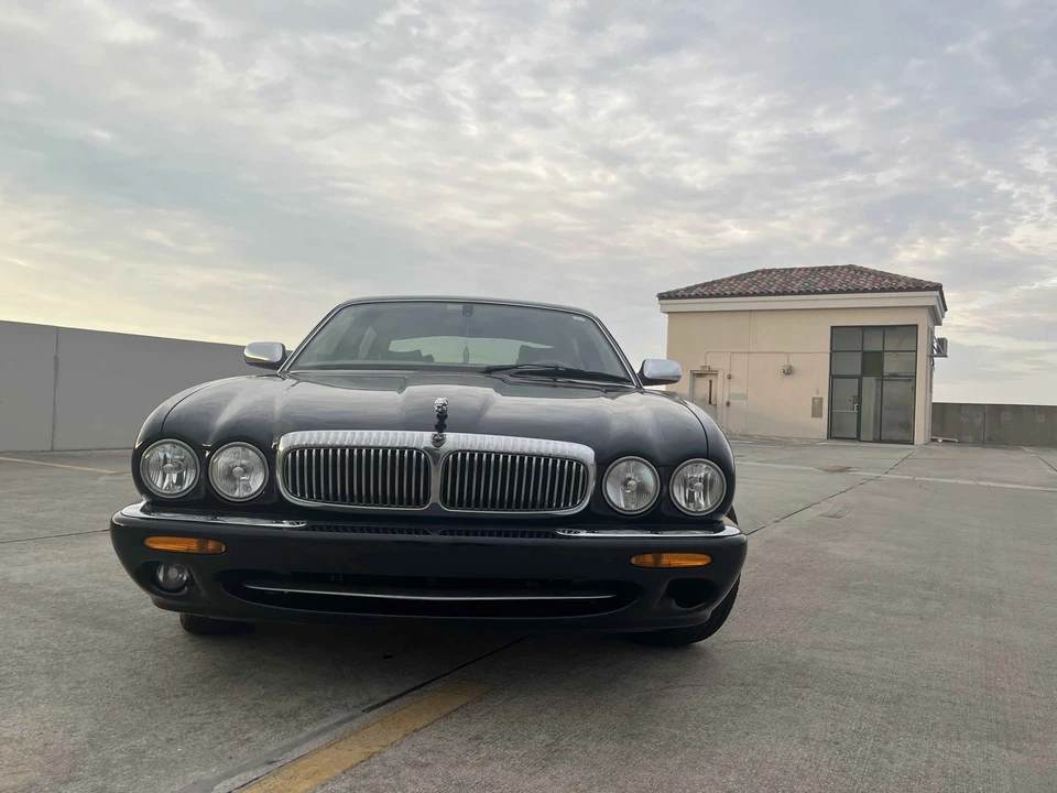 2001 Jaguar X308 XJ - Image 2 of 31