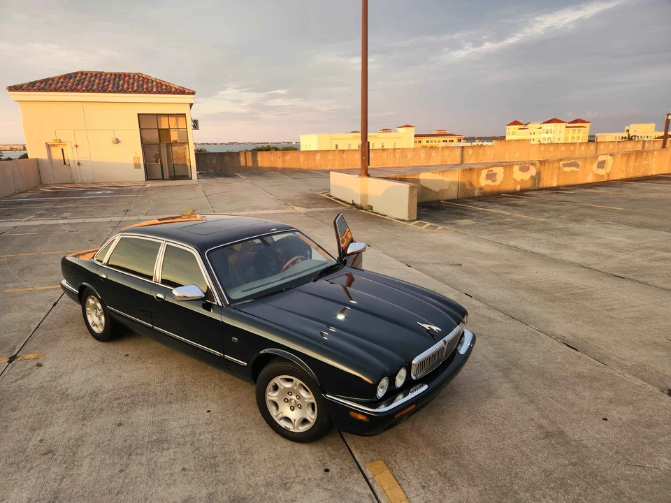 2001 Jaguar X308 XJ - Image 6 of 31