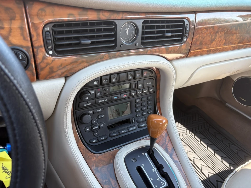 2001 Jaguar X308 XJ - Image 20 of 20
