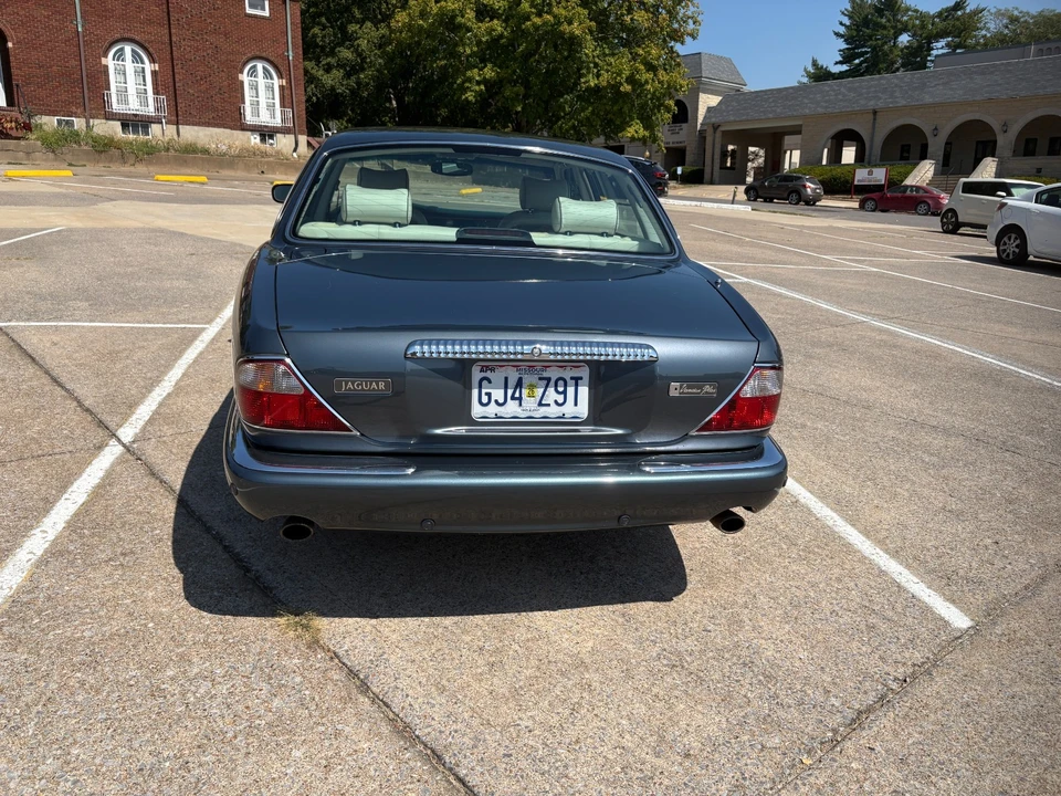 2001 Jaguar X308 XJ - Image 2 of 20
