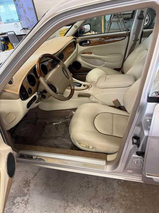 2001 Jaguar XJ - Image 7 of 14