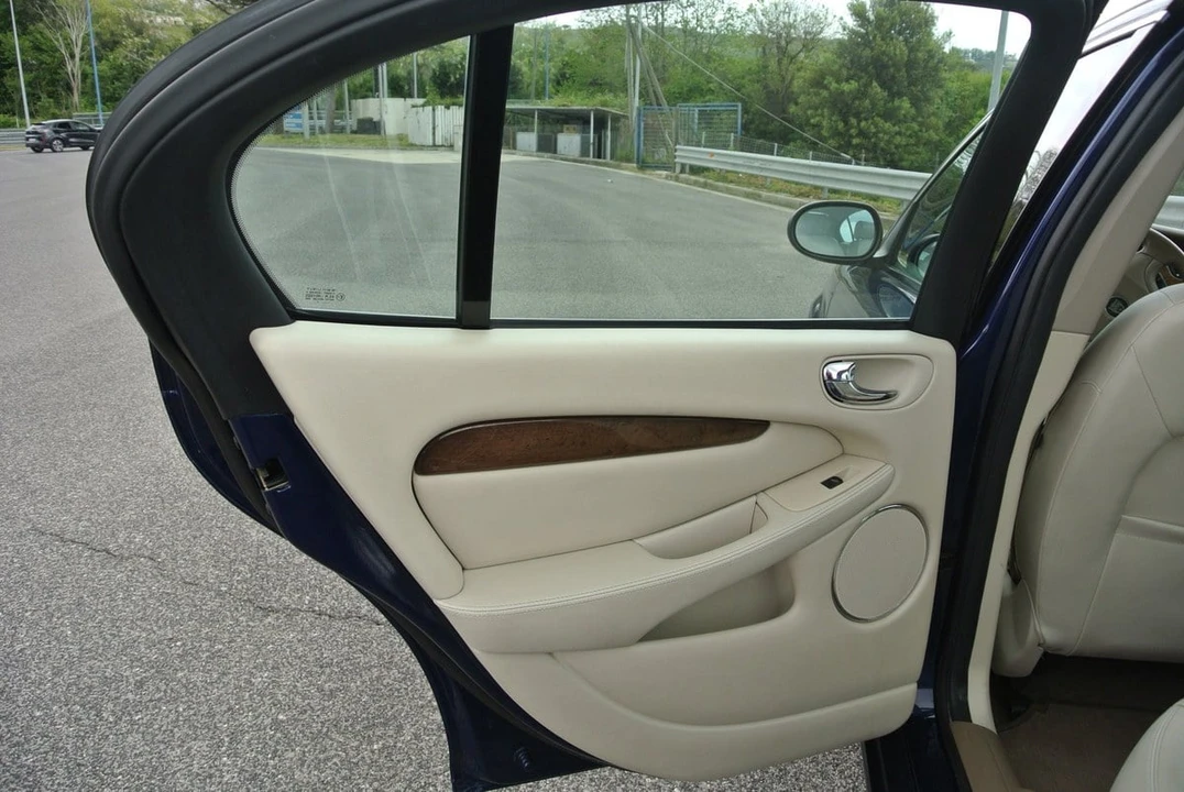 2001 Jaguar X-Type - Image 15 of 31