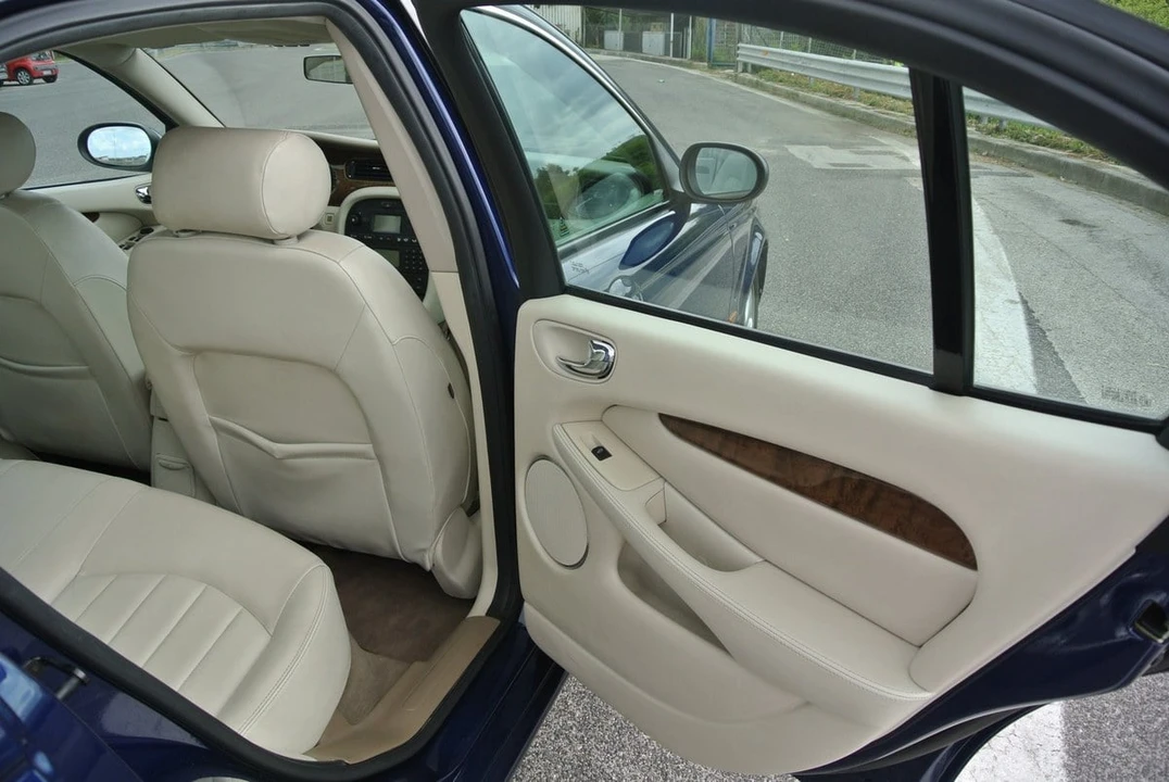 2001 Jaguar X-Type - Image 16 of 31