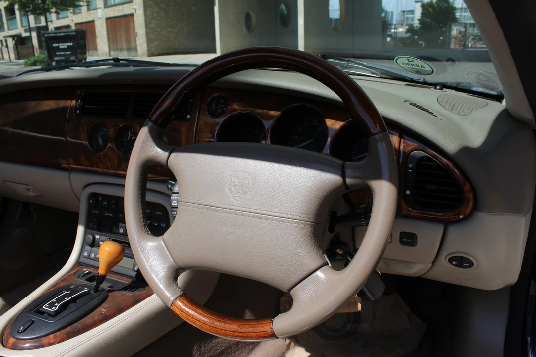 2001 Jaguar X100 XK8 - Image 25 of 30