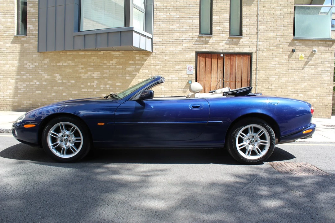 2001 Jaguar X100 XK8 - Image 13 of 30