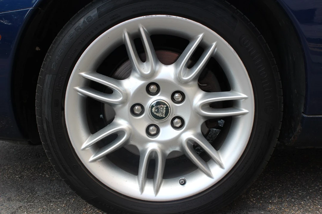 2001 Jaguar X100 XK8 - Image 23 of 30