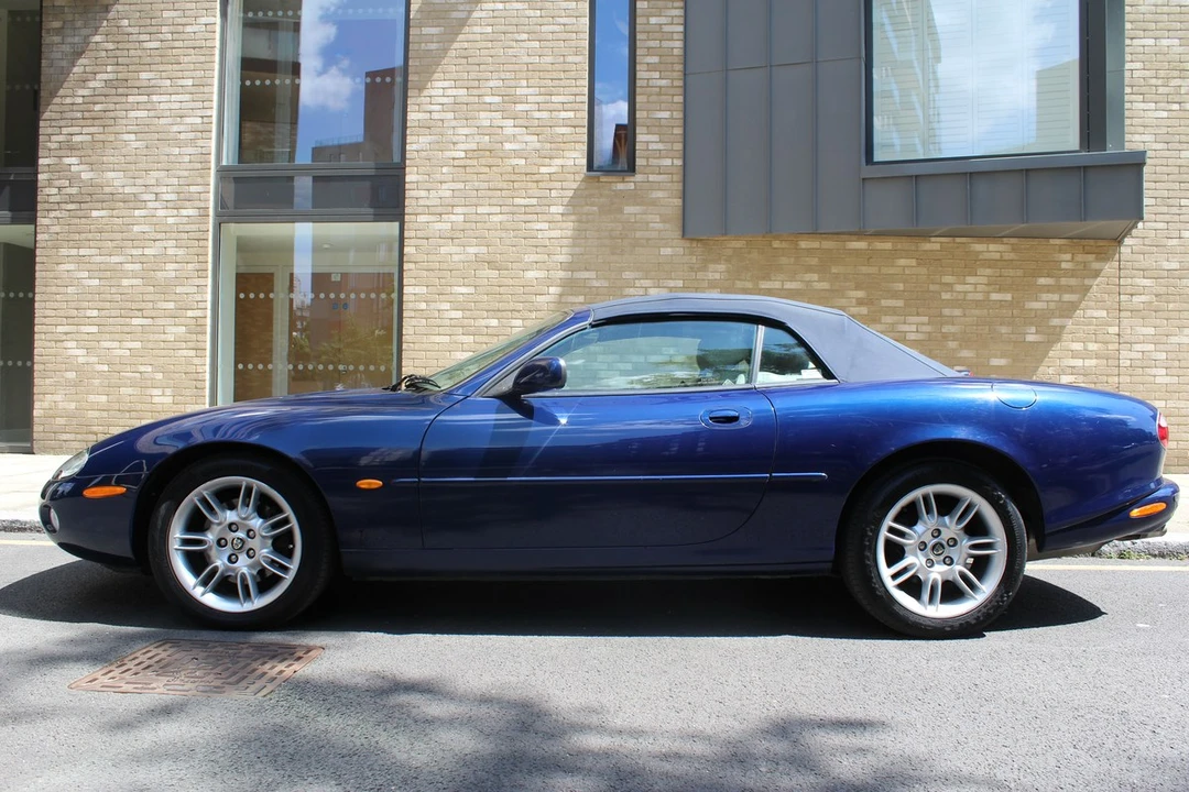 2001 Jaguar X100 XK8 - Image 11 of 30