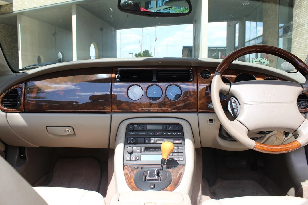2001 Jaguar X100 XK8 - Image 27 of 30
